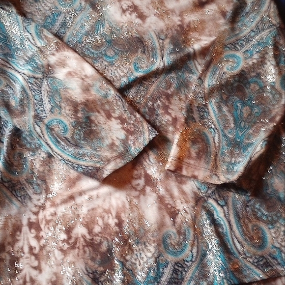 Beautiful ,Sparkly Gold top,only worn twice ,like new,3/4 sleeve - Picture 5 of 5